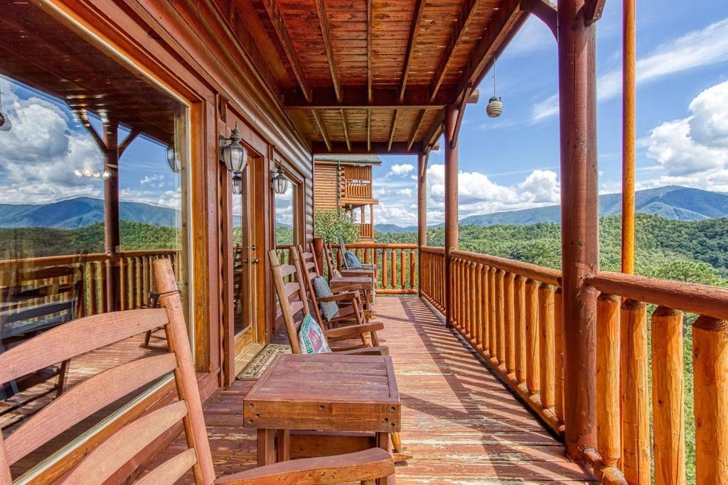 Вилла Endless View- Amazing Panoramic Mountain Views, Pool Access, Free Area Attraction Tickets Севьервилл Экстерьер фото