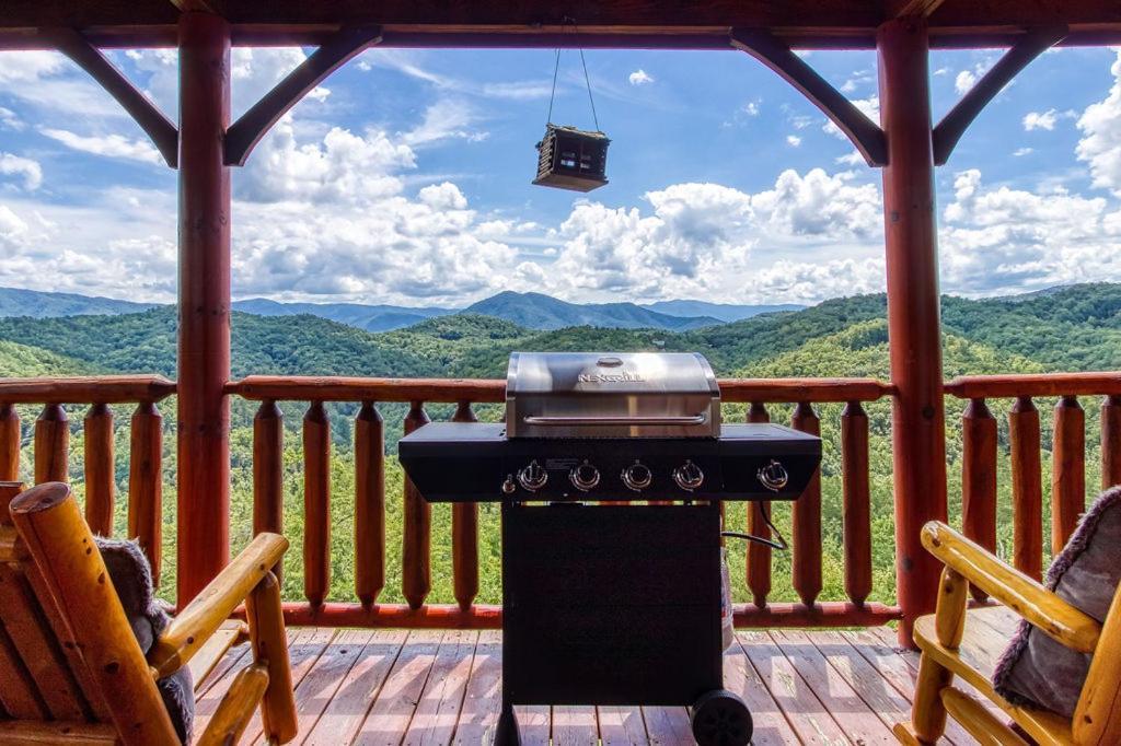 Вилла Endless View- Amazing Panoramic Mountain Views, Pool Access, Free Area Attraction Tickets Севьервилл Экстерьер фото