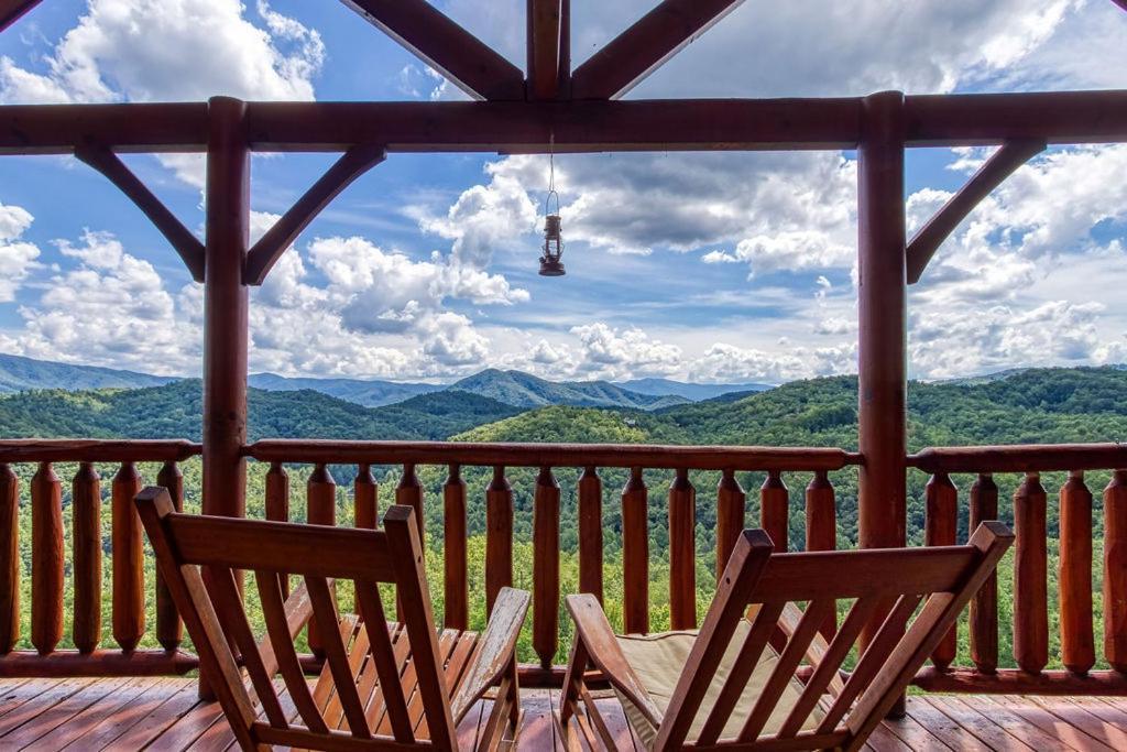 Вилла Endless View- Amazing Panoramic Mountain Views, Pool Access, Free Area Attraction Tickets Севьервилл Экстерьер фото